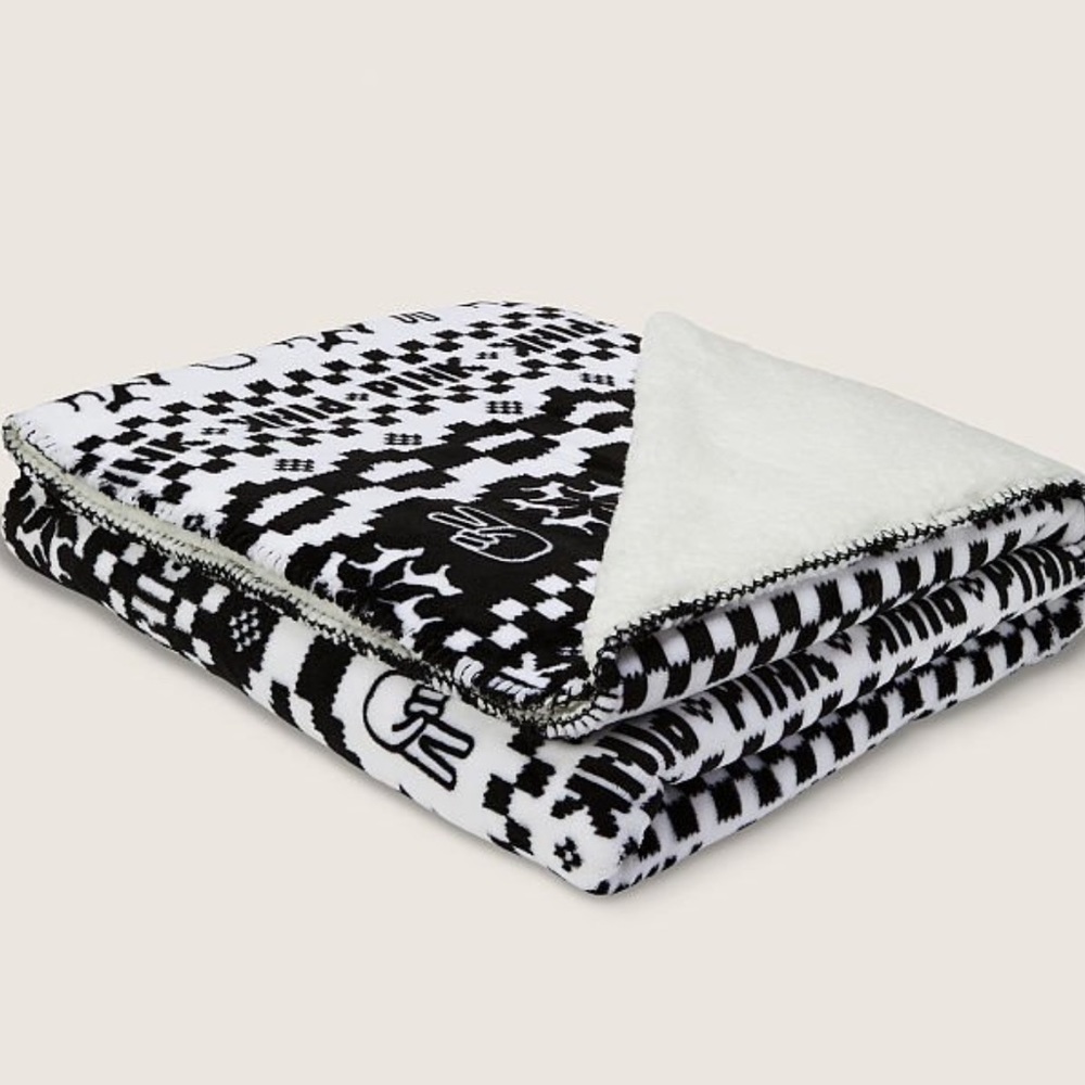 VS sherpa blanket new